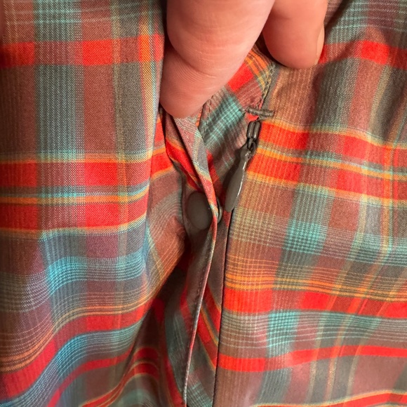 REI Top Womens Large Plaid Long Sleeve Snap Red Gray Hiking Rendezvous Vented - Picture 5 of 9